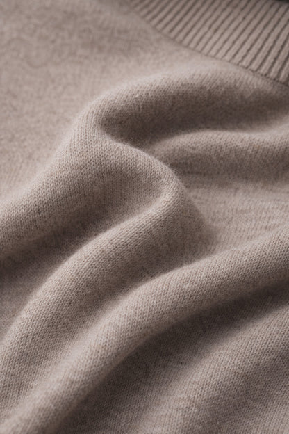 Feinstrick aus hochwertiger Merinowolle beim beigen Zip-Pullover